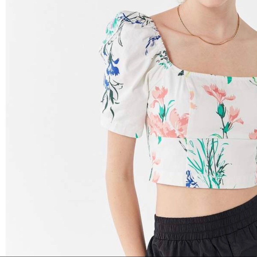 Urban Outfitters Floral Puff Sleeve Cropped Top